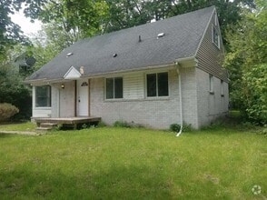 Building Photo - 678 Cayuga St