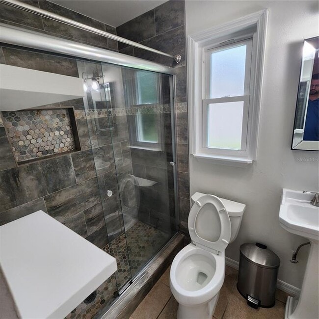 Foto del edificio - 1162 Gage Ave