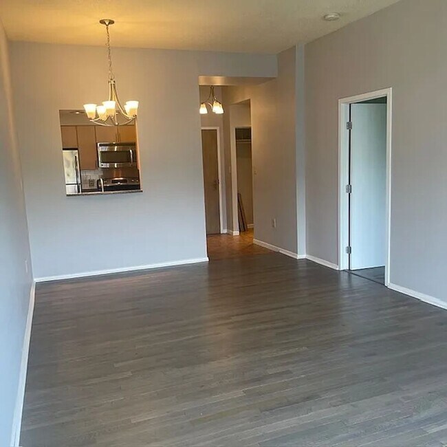 Building Photo - Wonderful 1 BR/1BA unit in the Observatory...
