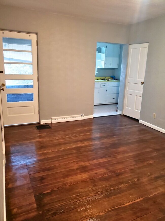 Foto del edificio - 115 W 12th Ave: Charming 3BR, 1BA Home in ...