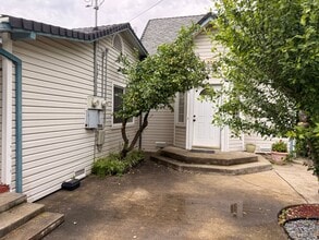 Building Photo - 5511 San Francisco Blvd