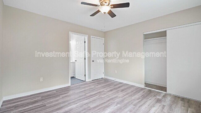 Foto del edificio - 4275 College Ave