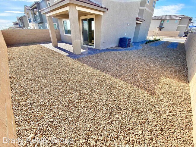 Foto del edificio - 3 br, 2.5 bath House - 5742 Justin Robert St