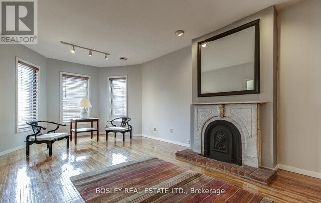 Building Photo - 376 Berkeley St