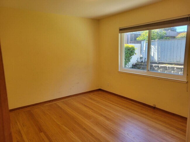 Building Photo - Charming Single Level Home in Northgate Area