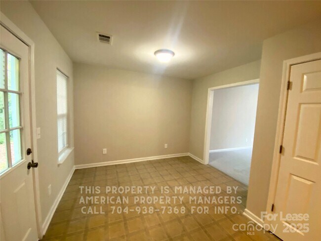 Building Photo - 1430 Mitchell Glen St