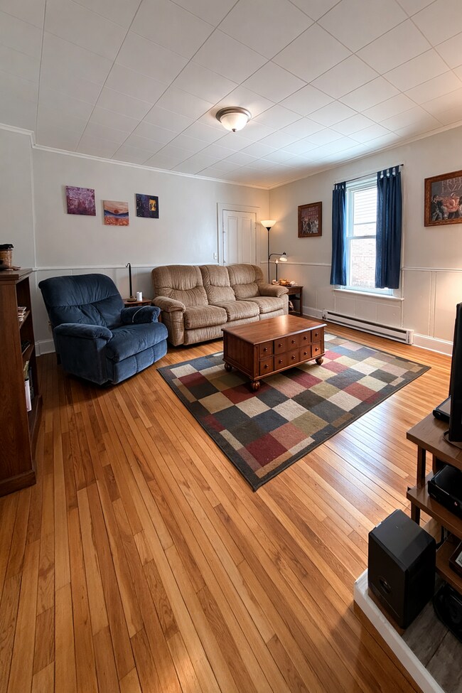 Foto del edificio - 110 E 4th Ave