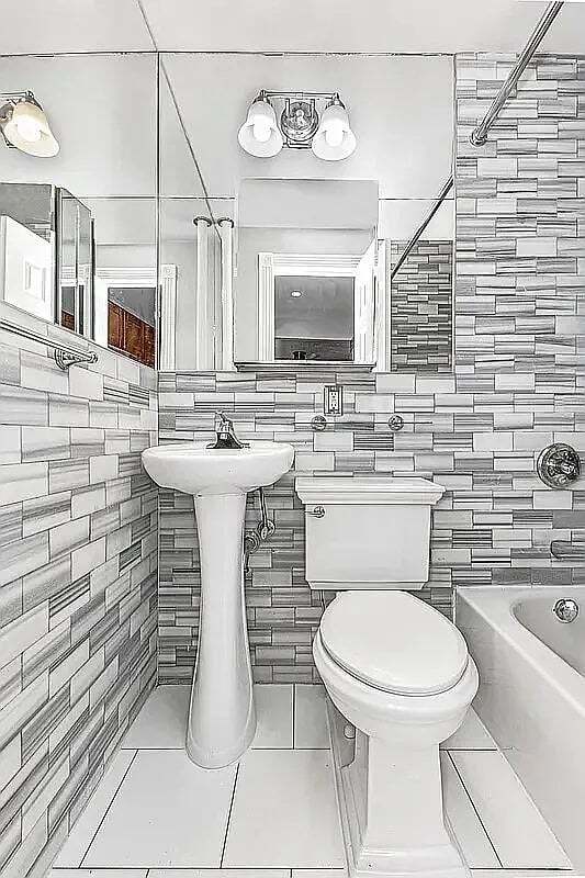 Foto del edificio - 221 E 23rd St