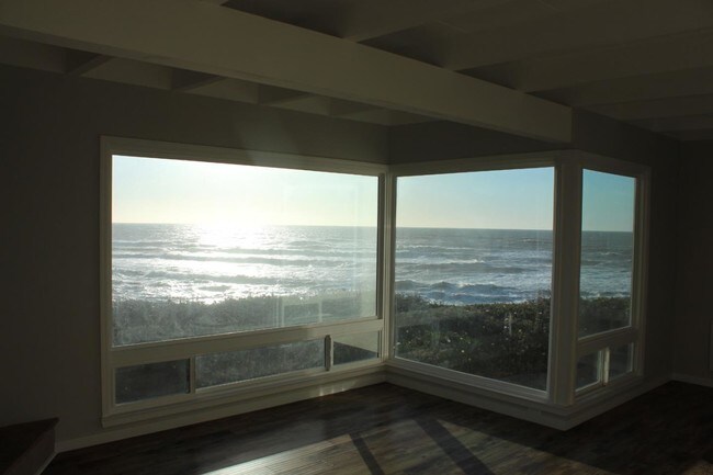 Building Photo - 2 bedroom in Pescadero CA 94060