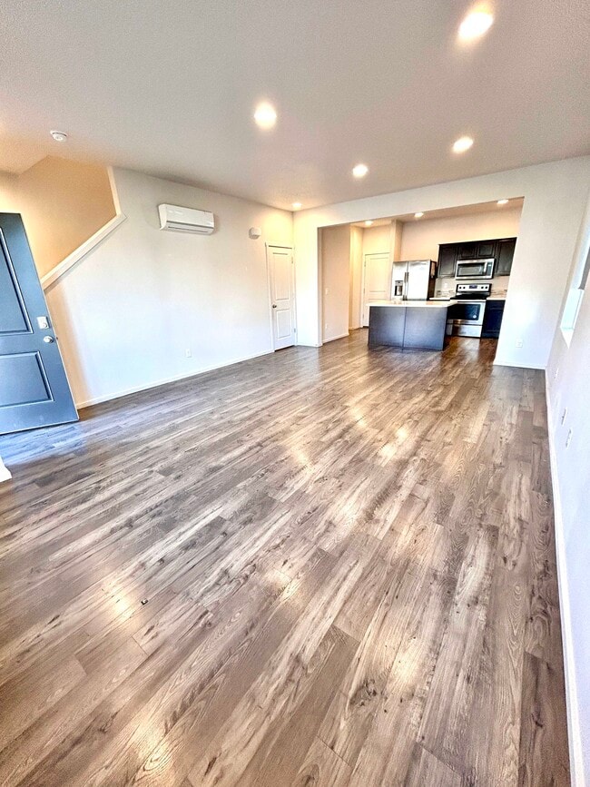 Building Photo - 11727 NE 22nd Way