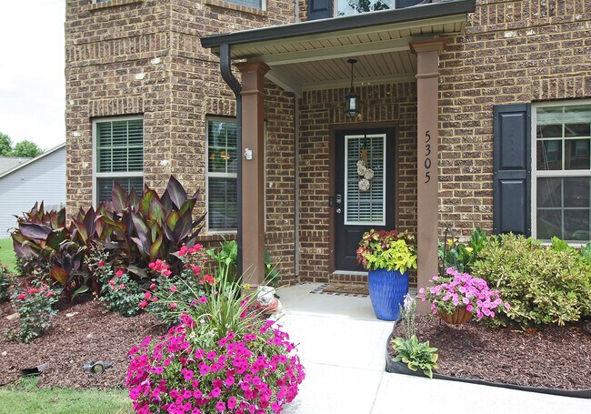 Entrance of home - 5305 Ripken Rd