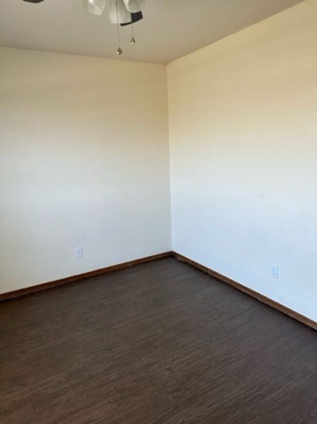Foto del edificio - 1409 Meadow Run Dr