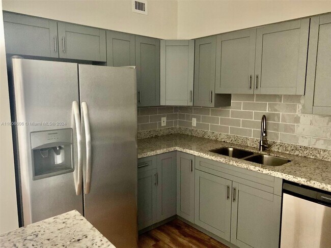 Foto del edificio - 5091 NW 7th St