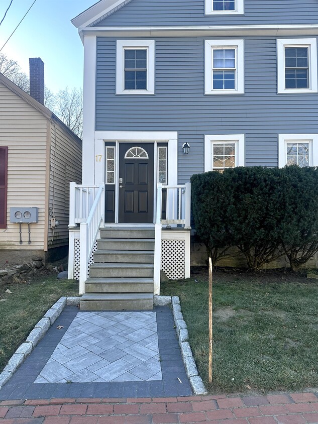 Primary Photo - 17 Water St