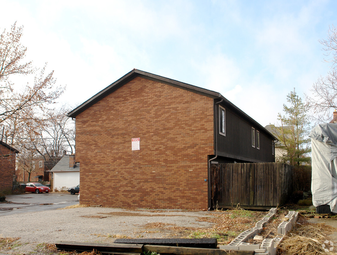 Building Photo - 683-689 Beech St