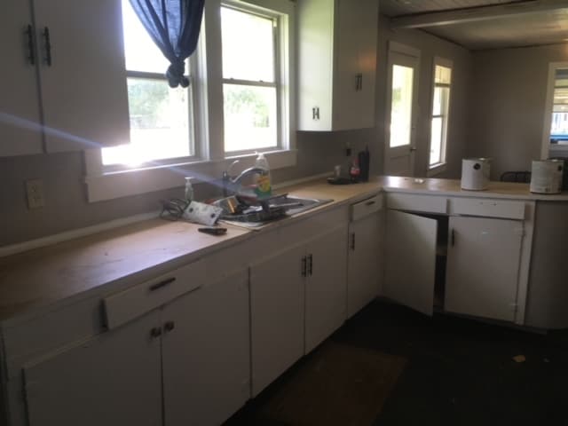 Building Photo - 2001 LA-742