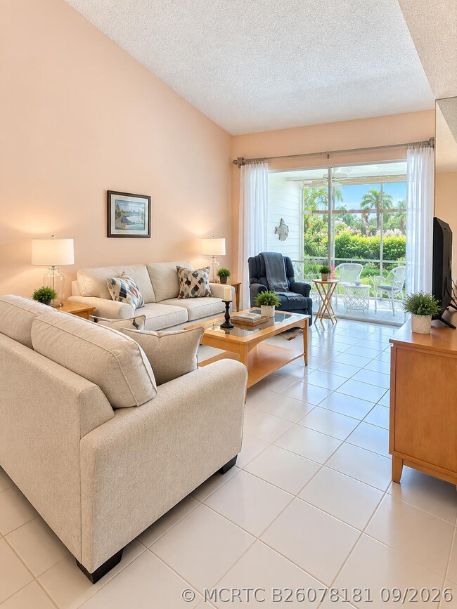 Foto del edificio - 8942 SE Riverfront Terrace