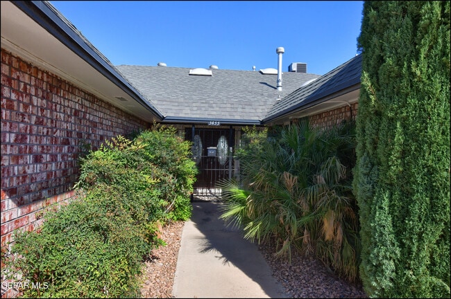 Foto del edificio - 3433 Clearview Ln