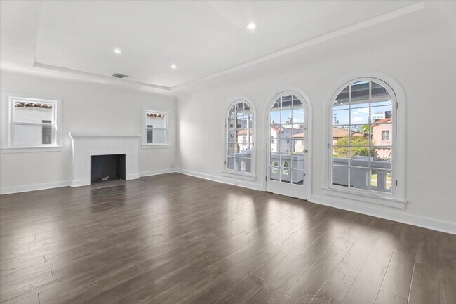 Foto del edificio - 128 N Hamilton Dr