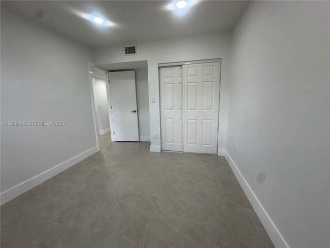 Foto del edificio - 6720 SW 50th Terrace