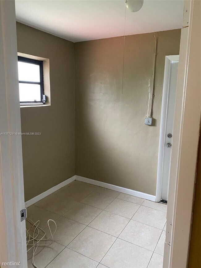 Foto del edificio - 3 br, 2 bath House - 1811 NW 36th Ave