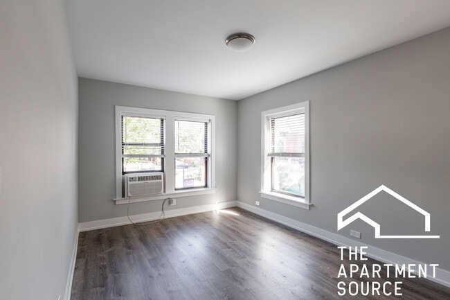 Building Photo - 707 W Brompton Ave