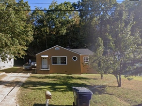 Building Photo - 2129 Thomas Ave