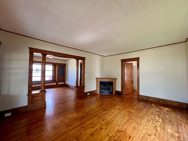 Foto del edificio - 4 Bedrooms 2 full Bath for rent