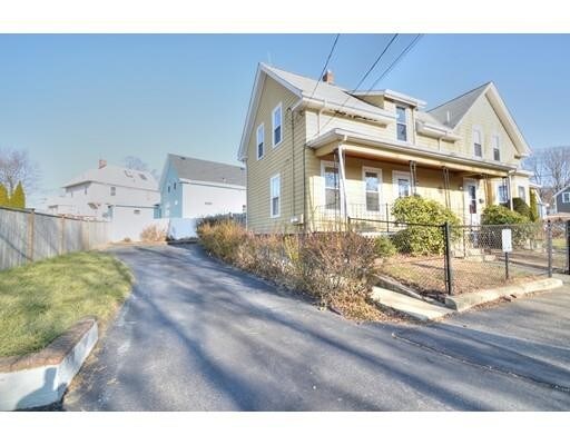 Primary Photo - 26 Gould St