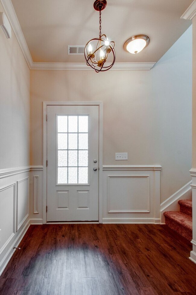 Foto del edificio - Gorgeous 4BR/2.5BA+Bonus executive home for lease in M'boro now! Triple Rockvale schools!