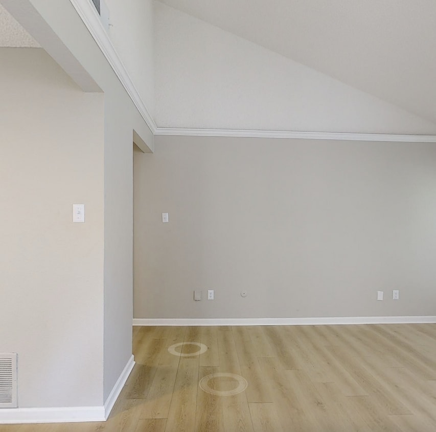 Photo - Evaline Apartments