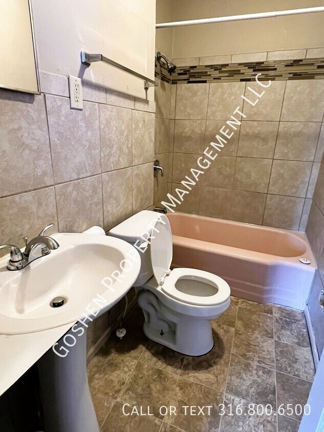 Foto principal - Adorable Upstairs One Bedroom Home