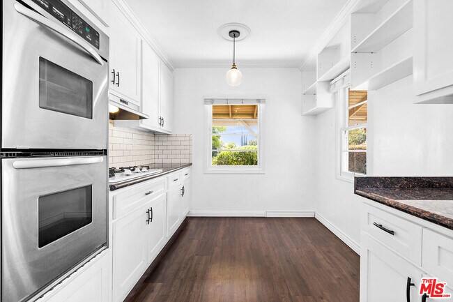 Foto del edificio - 1739 Preuss Rd