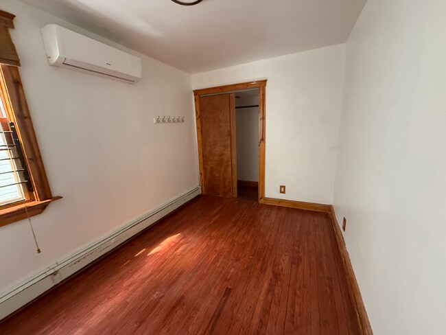 Foto del edificio - 1531 Gillespie Ave