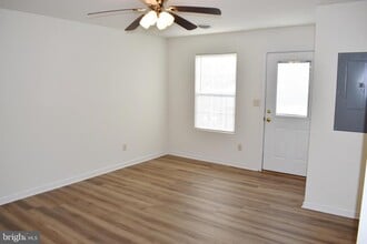 Building Photo - 2807 Roosevelt Dr