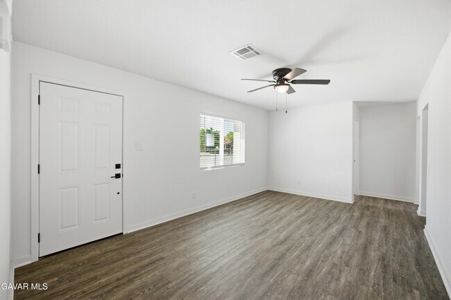 Building Photo - 1807 W Ave K8