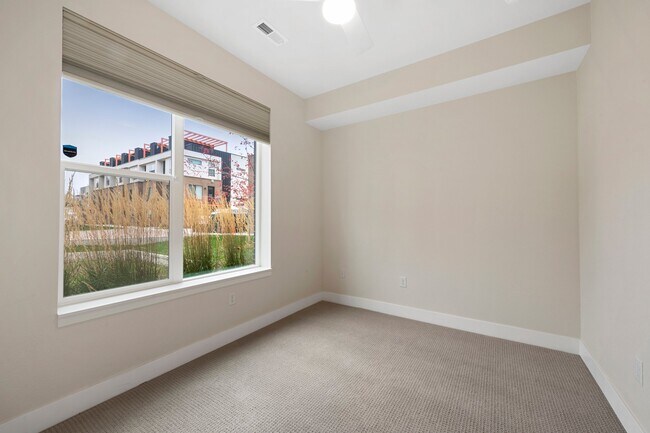 Foto del edificio - 3048 Wilson Ct