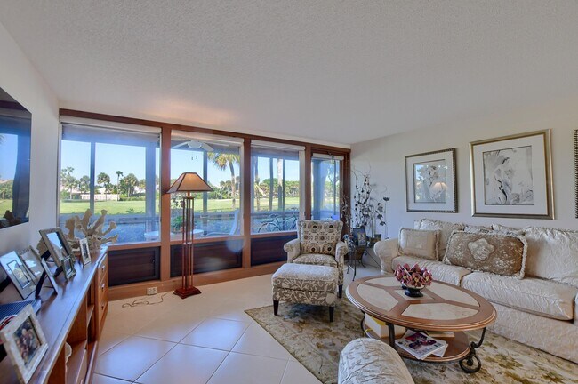 Foto del edificio - 19663 Boca W Dr