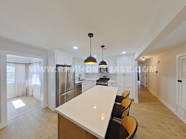 Foto del edificio - Charming Fully Renovated Home in Mary Esth...