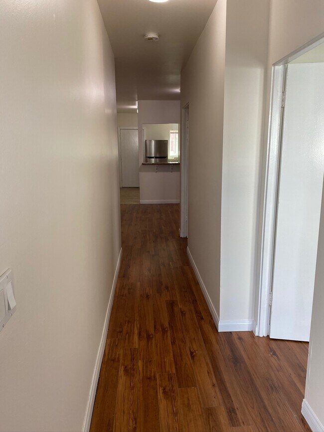Beautiful flooring - 104 Breeze Ave