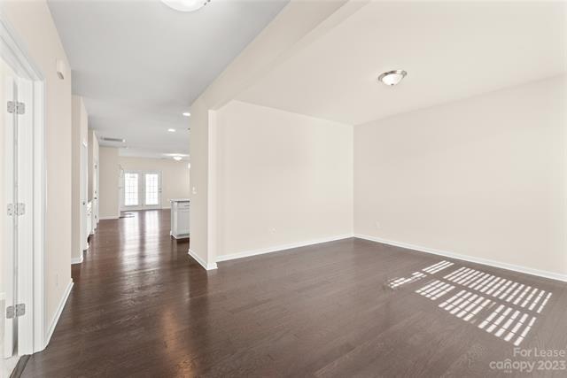 Building Photo - 720 Wood Lily Dr