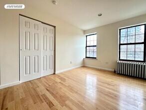 Building Photo - 155 Chrystie St