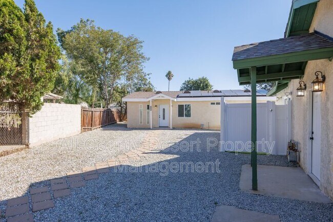 Foto del edificio - 5278 Allison Ln