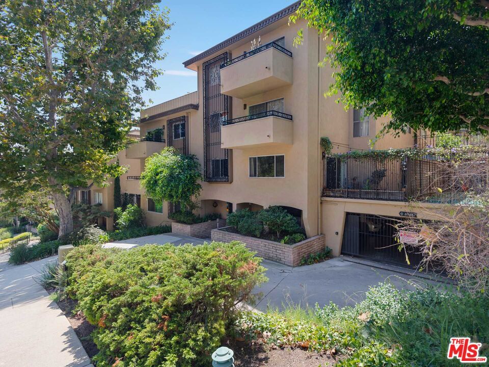 Foto principal - 6748 Hillpark Dr