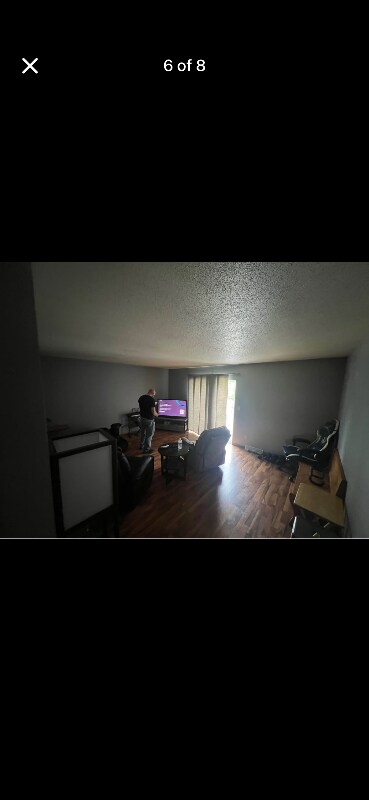 Foto del edificio - 2805 S Locust Ave