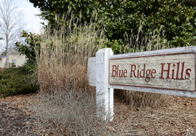 Foto del edificio - Blue Ridge Hills Apartments