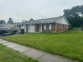 Building Photo - 591 Stonyridge Ave