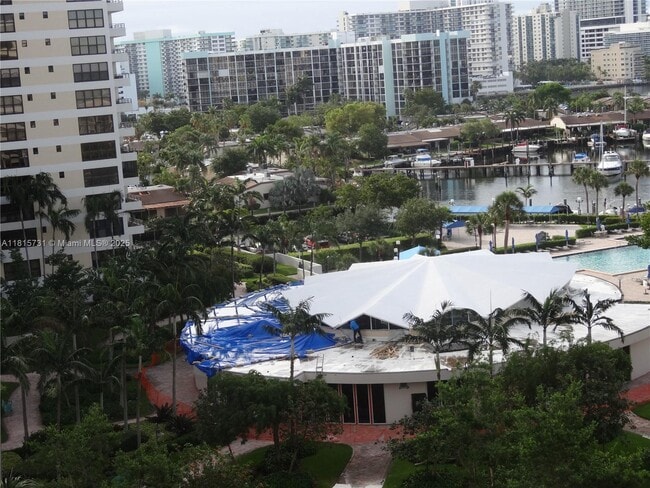Foto del edificio - 600 Three Islands Boulevard