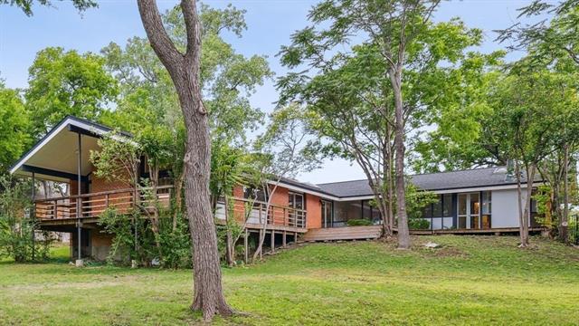 Foto del edificio - 6916 Forest Ln