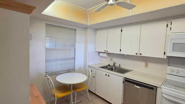 Foto del edificio - 3100 SE Pruitt Rd